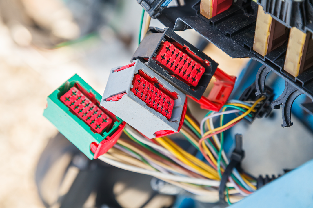 How to Clean Electrical Connectors Without Damaging Pins or Seals